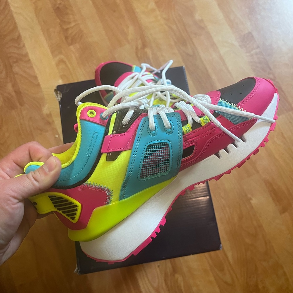 New!! FILA Womens Shoe ((SPECTRA)) size 8